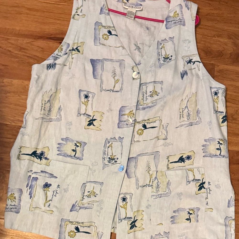 Dress Barn Light Blue Floral Print Sleeveless Button Vest